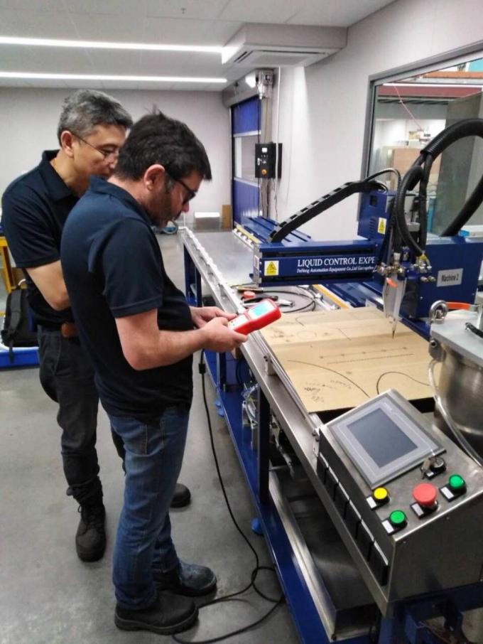 M&aacute;y ph&acirc;n phối keo một phần CCD Visual 60L Capacity Tank 16